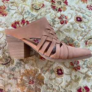 Universal Thread Neutral Heeled Mules